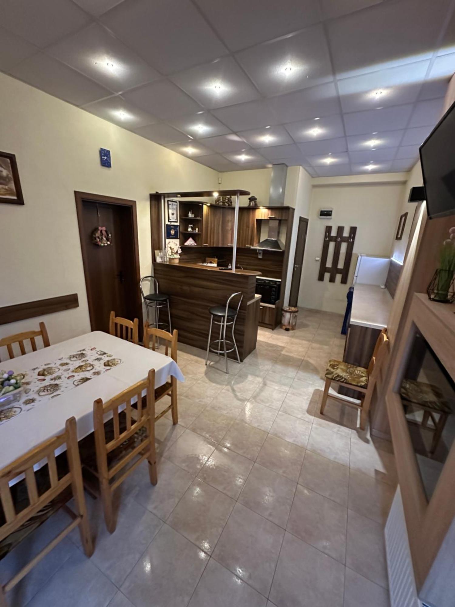 Advel Guest Hous 호텔 Madzhare 외부 사진