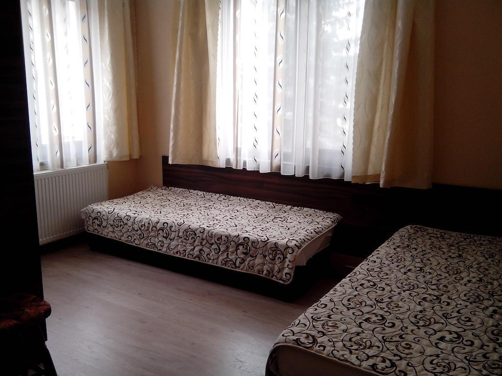 Advel Guest Hous 호텔 Madzhare 객실 사진